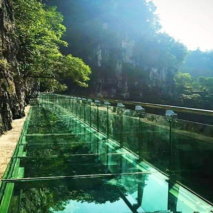 高空玻璃吊橋