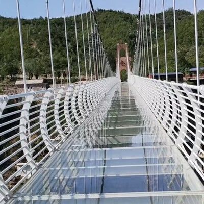 玻璃（lí）吊橋